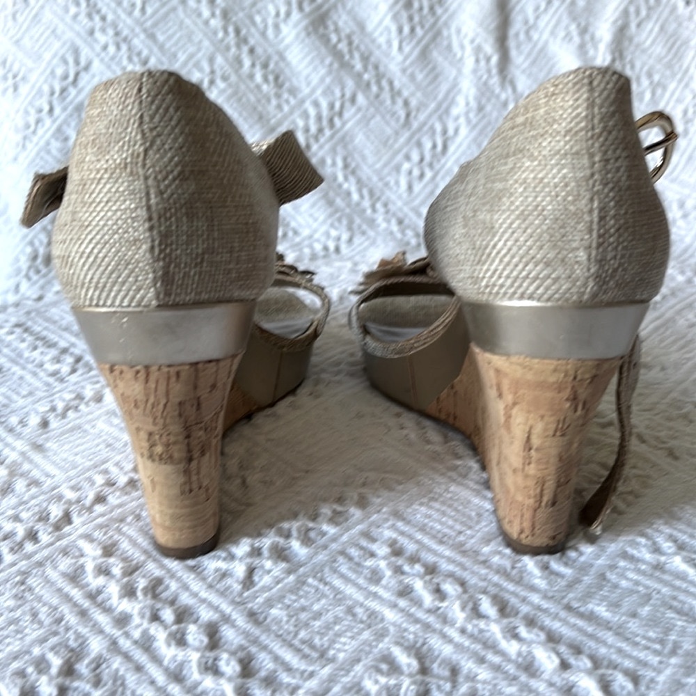 AK Anne Klein Tan Platform Sandals 7m - Picture 4 of 11